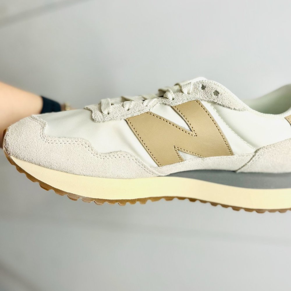 NEW Balance 237 Unisex Casual Sneakers Shoes Women 9.5 / Men 8 Beige Tan - Picture 11 of 11